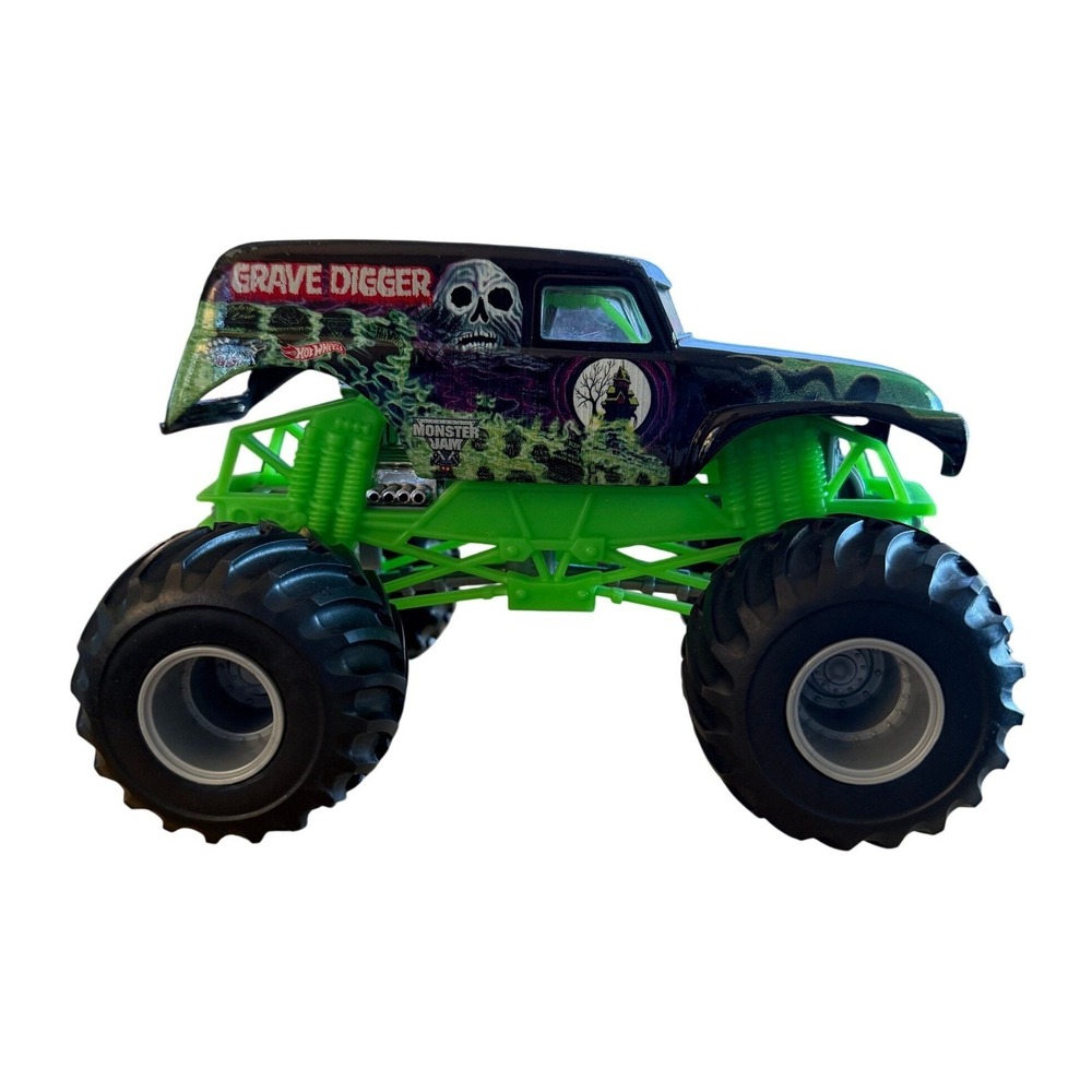 Monster Jam Grave Digger Hot Wheels Truck 1:24 Scale Die Cast Metal Top - Picture 3 of 10
